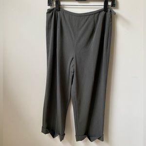 Anne Taylor Loft Dark Gray Capri Women’s Size 8P Pants.